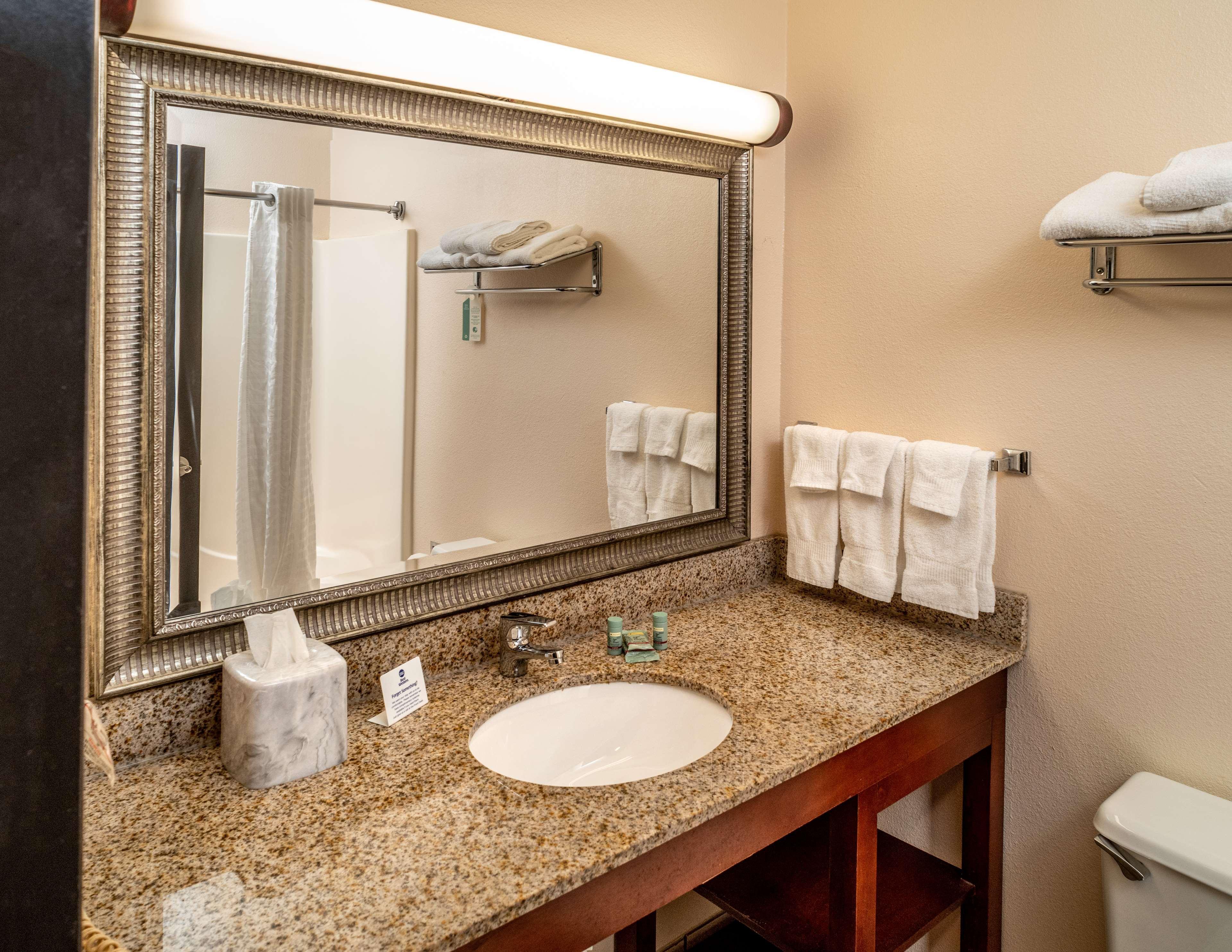 Rodeway Inn Barboursville Екстериор снимка